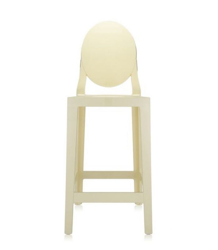 Elfenbeinfarbener "One More" Barhocker von Kartell, moderner Design-Hocker für Küche und Bar.